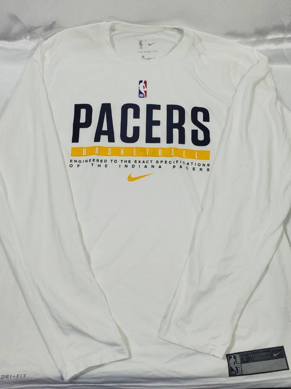 Nike NBA Indiana Pacers Dri-FIT Long Sleeve Tee Men’s L White